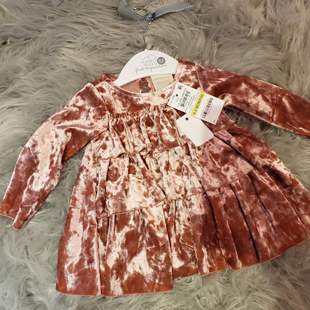 BNWT Baby Girls 0-3 months Velvet Top
